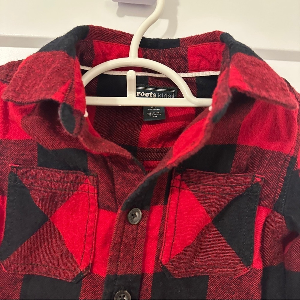 Roots Buffalo Plaid Red and Black Button Down Shirt Size 2T Toddler - Picture 4 of 10